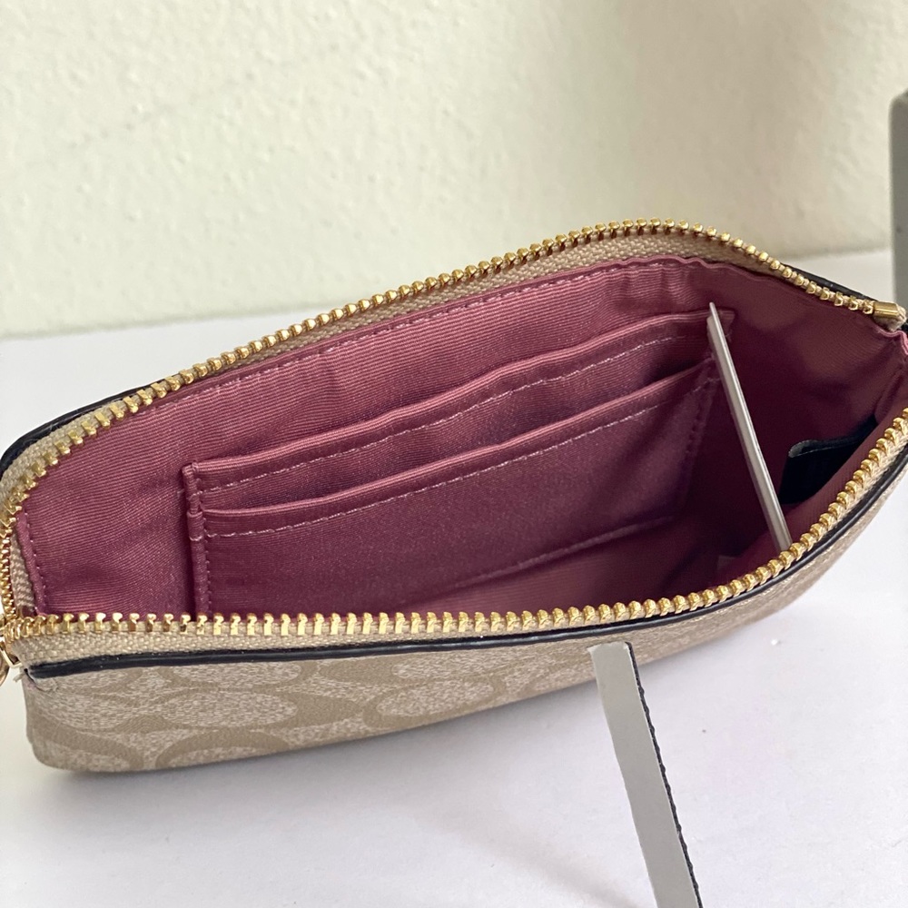 Corner Zip Wallet Wristlet - Picture 6 of 10